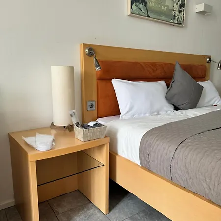 8 Min. Von Der Innenstadt * Dusseldorf